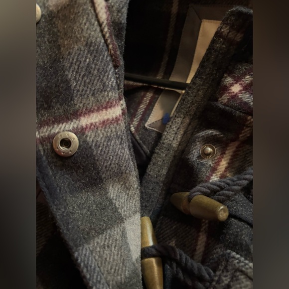 Abercrombie and fitch plaid jacket with hood size Medium. - Picture 8 of 10